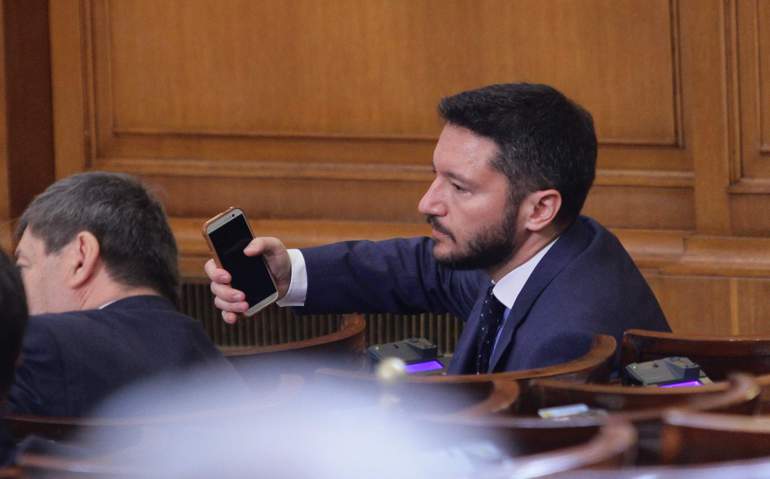 Вигенин: С разпускане на комисията за Русия и Турция парламентът ще стане още по-смешен