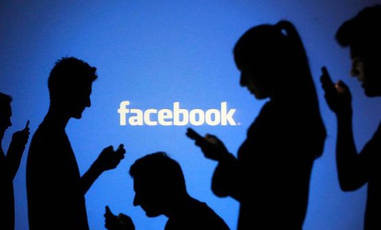 Facebook следи кога спим (ВИДЕО)
