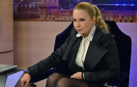 Беновска: Президентът Радев е символ на двуличието