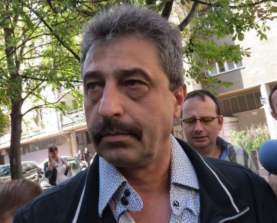 Цветан Василев броил 2 млн. лева за бронирани лимузини 