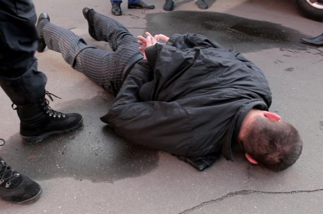 Арестуваха опасния Синап, скочил на ченгета с бой, псувни и заплахи