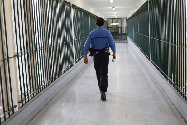 В Израел в затвор ще влизат и малолетни на 14 години  