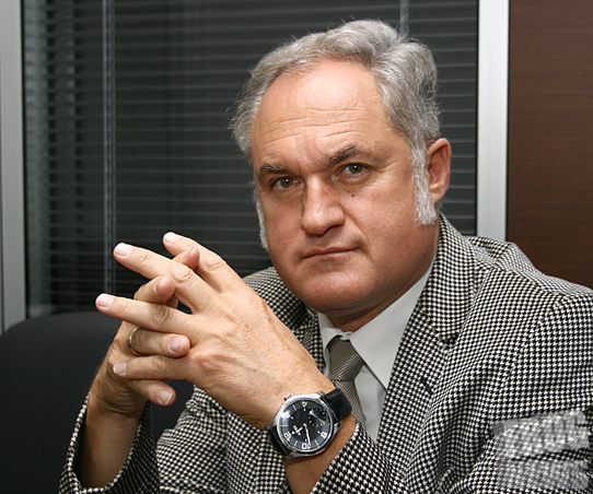 Икономистът Кольо Парамов пред БЛИЦ: Разкриването на панамските сметки е началото на края на офшорките