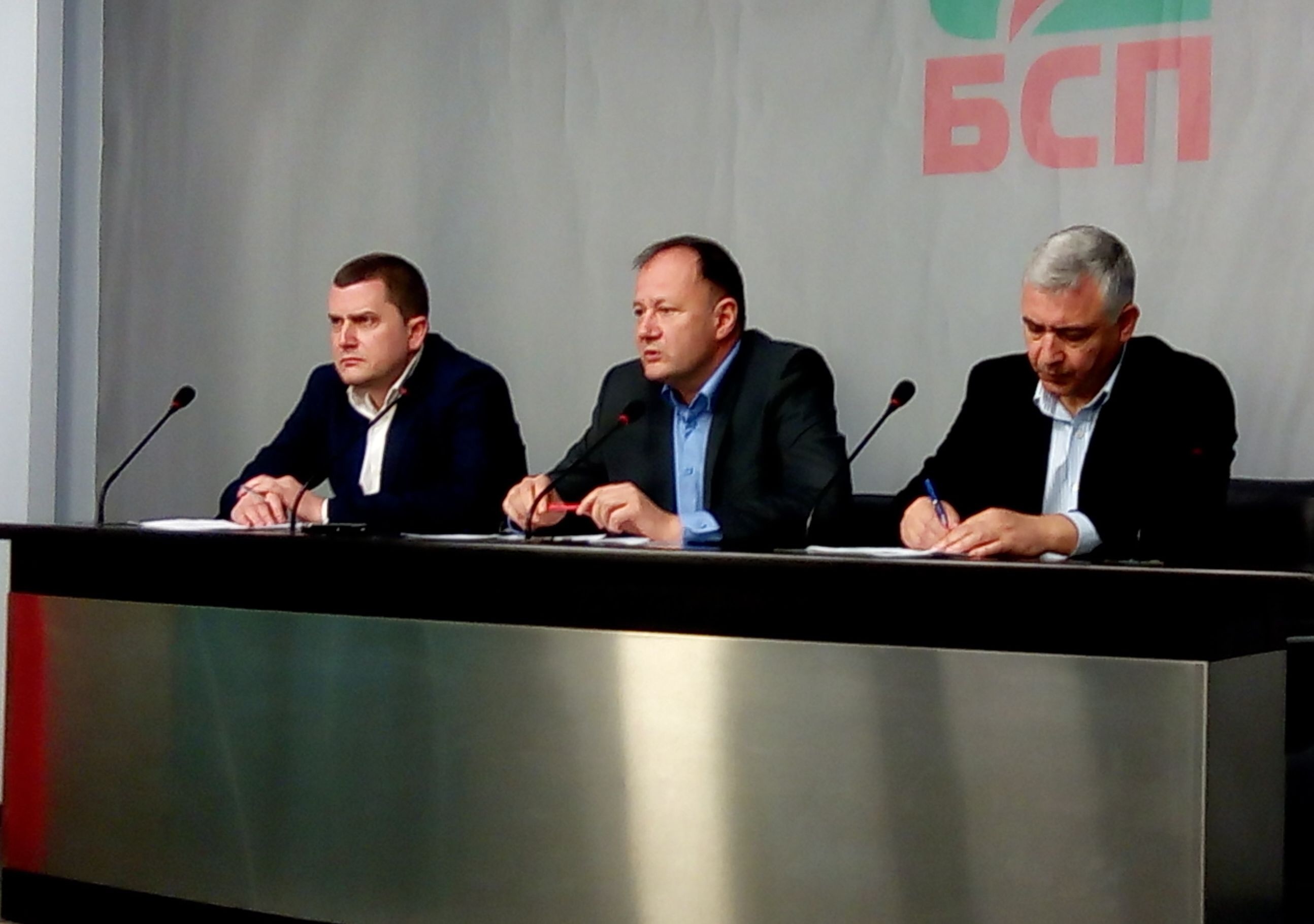 28 мераклии за лидерския пост в БСП 