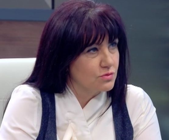 Караянчева обясни  остава ли Делян Добрев в пленарна зала