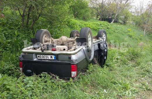 Зрелищна катастрофа край Враца по чудо се размина без жертви (СНИМКИ)