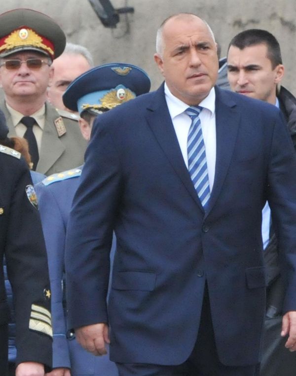 Борисов обяви от полигона: Ще покажем на САЩ славната ни армия 