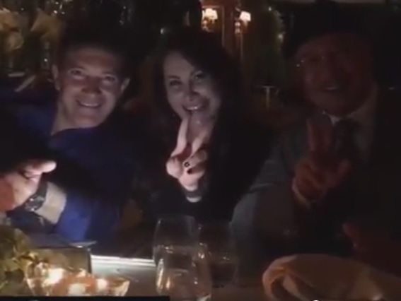 Дарина Павлова заведе Бандерас на мач, после го черпи с бира (ВИДЕО)