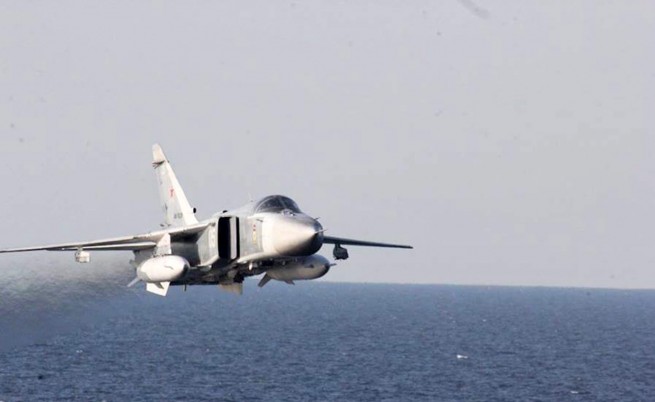 Reuters: САЩ са стъписани, Су-24 прелетял толкова ниско над "Доналд Кук", че вдигнал вълни в морето (ВИДЕО)