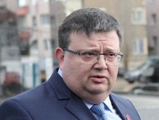 Цацаров разкри колко плащат за носенето на бурка в Пазарджик