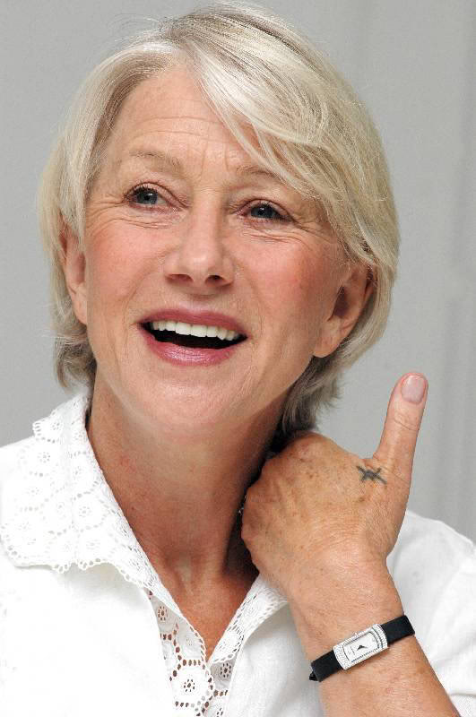  Хелън Мирън се татуира на 70