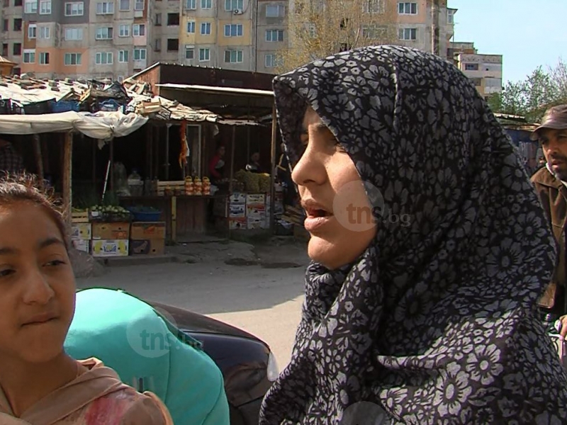 "Бурка" от Пазарджик: Ровят ми чантата, търсят бомба 