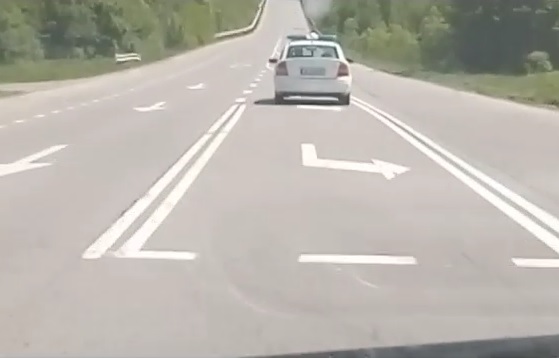 Ченге с патрулка гази закона, лети със 120 при разрешени 60 км/ч (ВИДЕО)