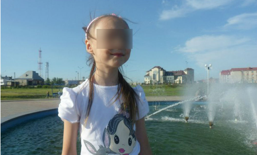  Изрод уби 11-годишна съученичка на сина си, момиченцето издъхна в ръцете на майка си