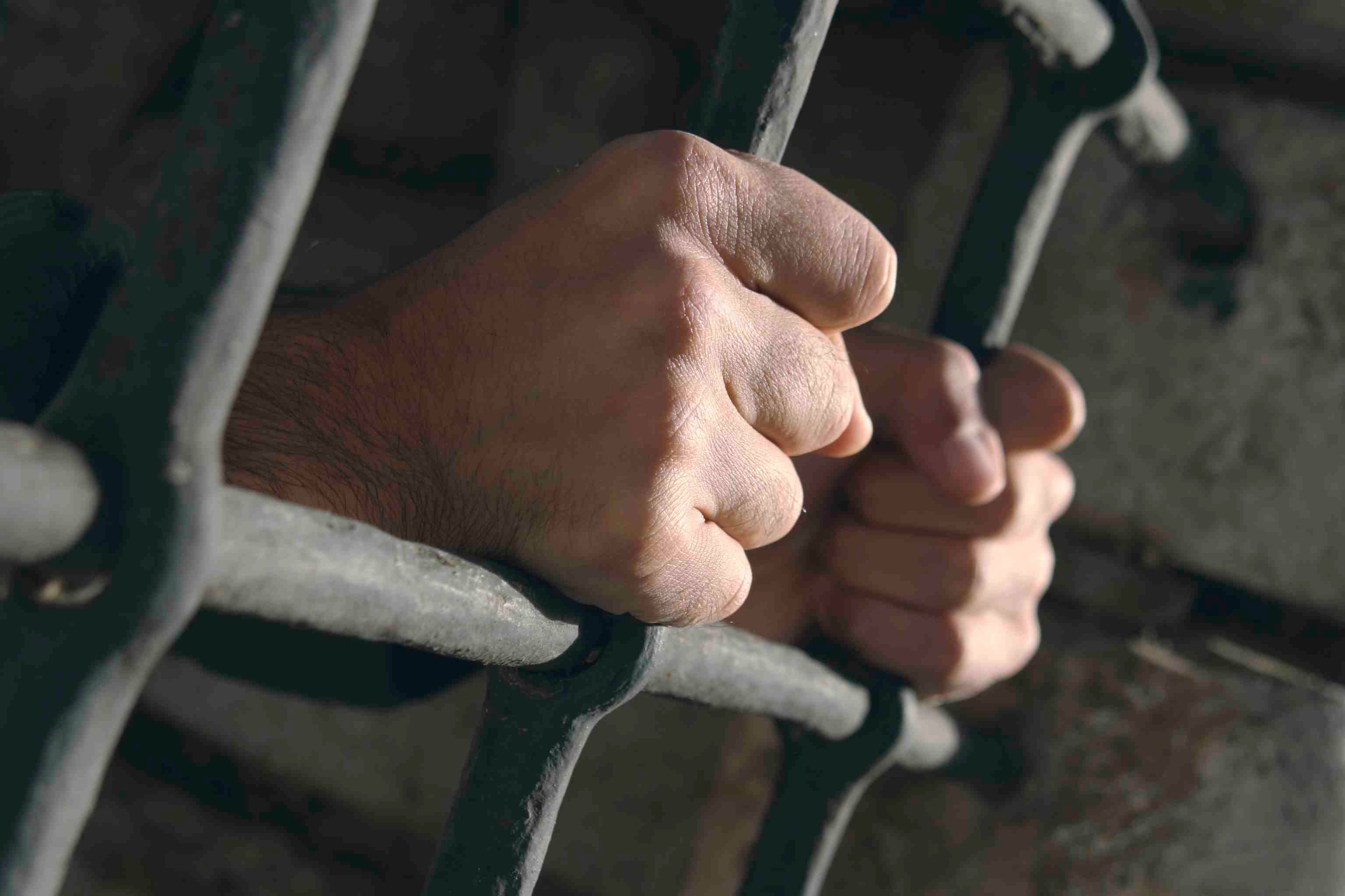 508 години затвор за турски даскал, насилвал сексуално деца