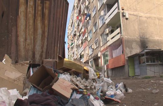 "Столипиново" протестира с танци– в махалата било мръсно