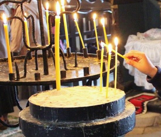 Попове дебнат за терористи в храма   