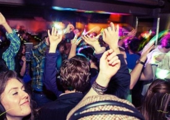 Не е за вярване: Ето кой носи храната за студентите за 8-и декември