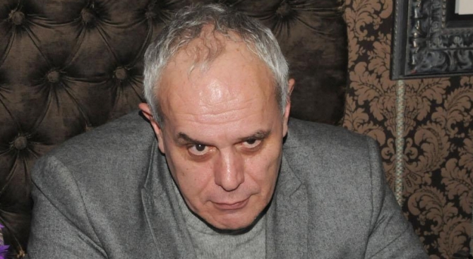 Минало (не)свършено: професионалните манипулатори в пенсия не излизат
