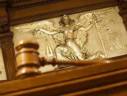 Оставиха в ареста наркоман, откраднал кола чрез заплаха с оръжие