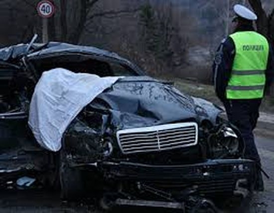 Помориец предизвика автомеле до летище Бургас, бере душа в болница