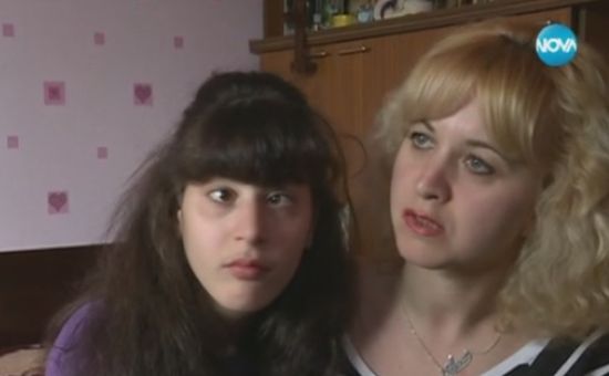 Скандално! Майка на дете с увреждане проплака: Дъщеря ми е тормозена в училище