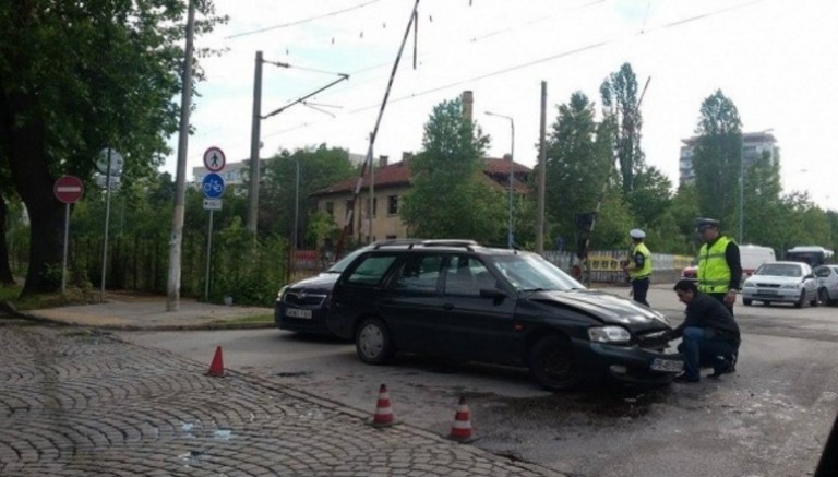 Прокуратурата погна шофьор под пагон, причинил автомеле навръх Гергьовден