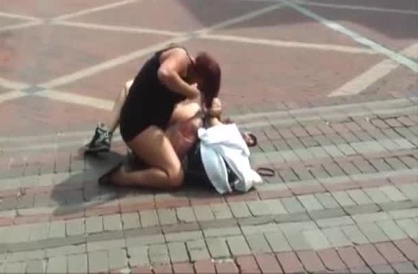 Опасни стари моми се млатиха в Кърджали