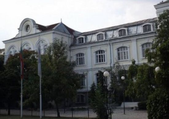 Ученици и родители набират средства за ремонт на бившата Пловдивска мъжка гимназия 
