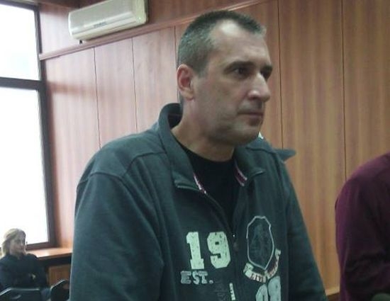 Извънредни новини от съда за експолицая Венци Караджов, убил родителите си заради имот