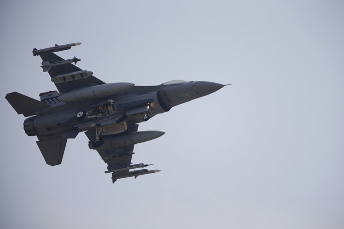 Два изтребителя F-16  се сблъскаха в небето