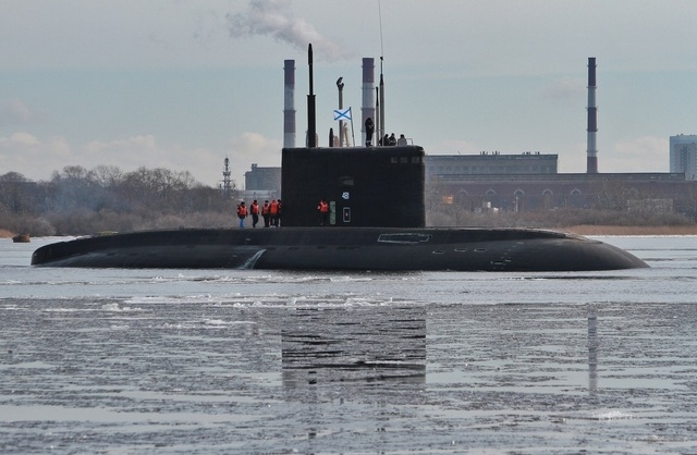 Москва изумена от усилията на Кралския флот и НАТО да засекат руска подводница, която явно плувала над вода