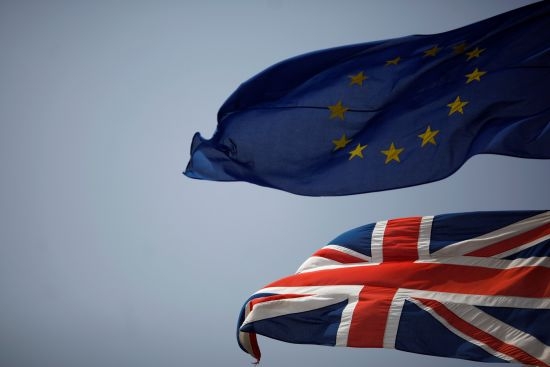 Британският парламент одобри Brexit! Остана само една важна стъпка до задействането му