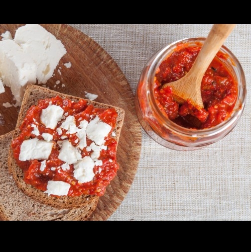 Правим си лютеница с продукти от три различни държави