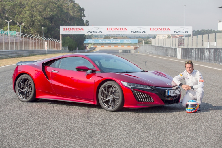 Фернандо Алонсо се изуми от Honda NSX (СНИМКИ)