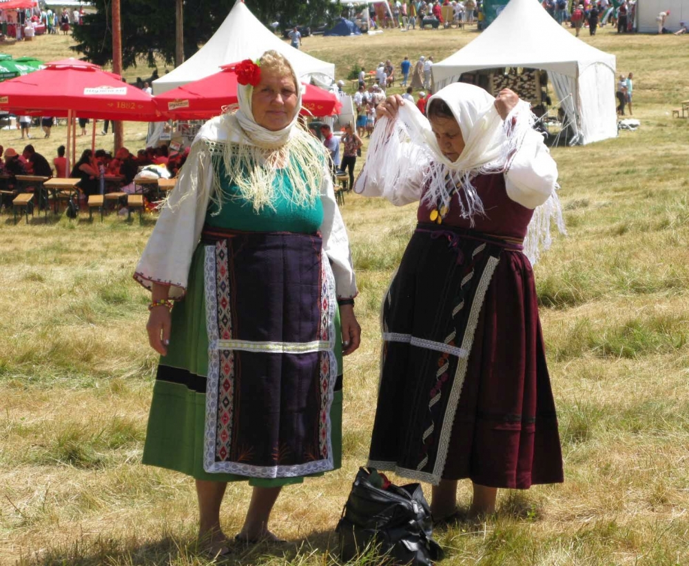 Репортаж на БЛИЦ: 200 000 души посетиха събора на Рожен (СНИМКИ)