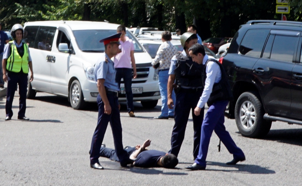 Потресаващо ВИДЕО от масовия разстрел в Казахстан (18 +)