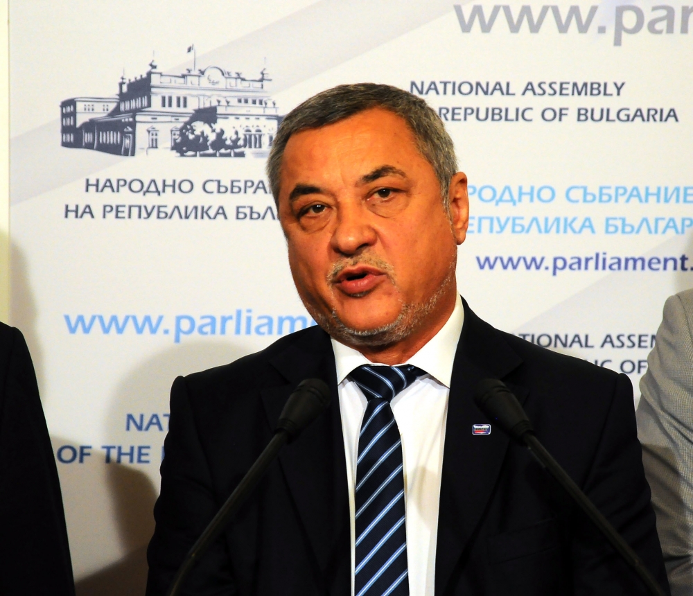Валери Симеонов: С ГЕРБ имаме разминавания, с БСП единомислие, а Слави Трифонов, ако имаше кураж, да се беше пробвал