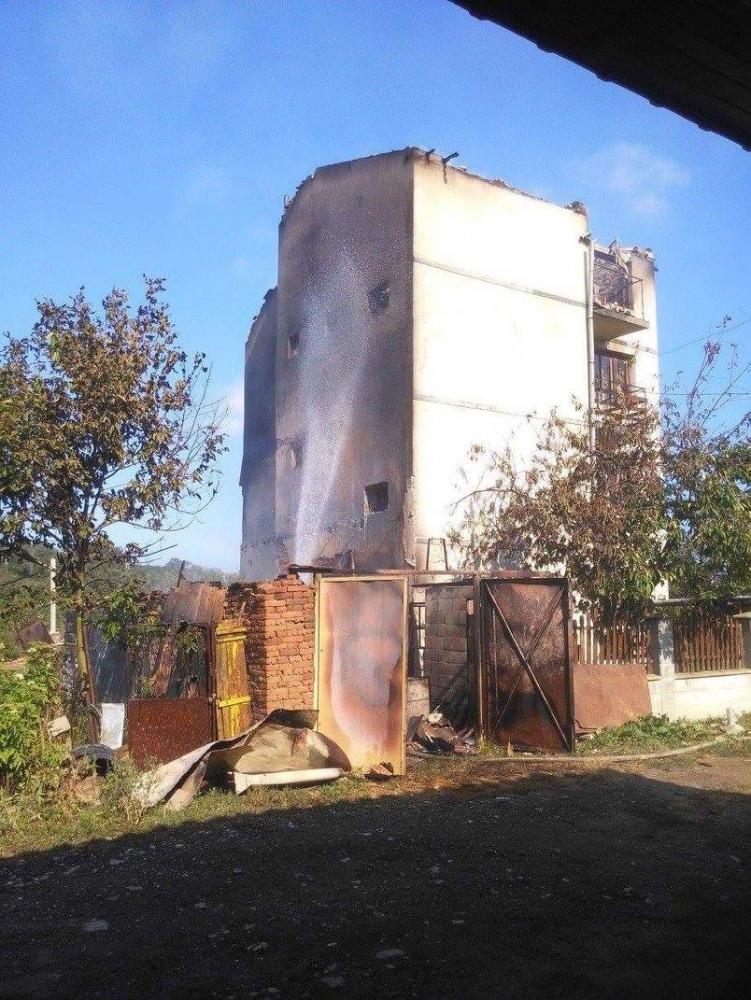 Само в БЛИЦ: Огнен ад във варненско село! (СНИМКИ)