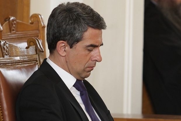 НОВИЯТ ПОЗОР НА ПЛЕВНЕЛИЕВ! Защо имитацията на президент избяга от казуса "Бююк"?