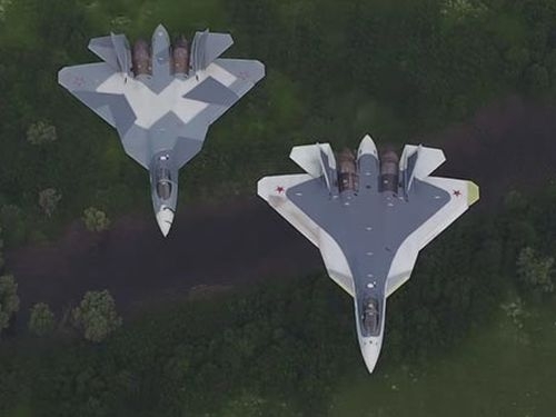 Т-50 отгоре: Уникални кадри на най-новия руски изтребител (ВИДЕО)   