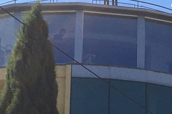 Извънредно и само в БЛИЦ! Вижте кадри от извеждането на Анита Мейзер от дома й след новия оглед (СНИМКИ/ВИДЕО)