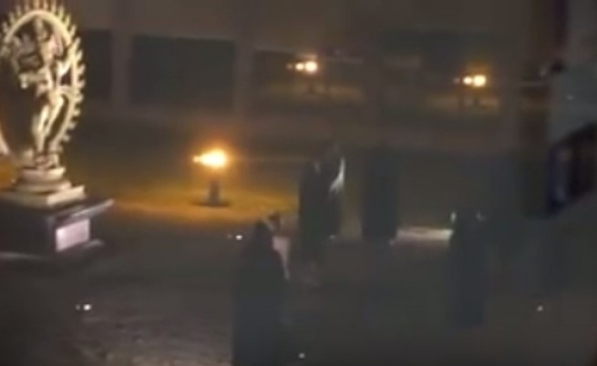 Жертвоприношение в двора на ЦЕРН (ВИДЕО)