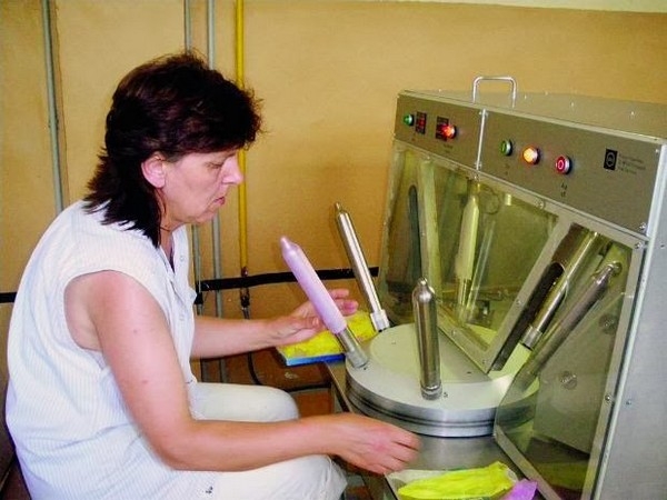 Спомени от соца: Историята на кондомите „made in BG” (СНИМКИ 18+)