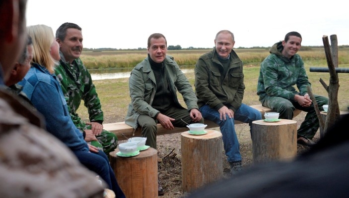 Ей така почиват Путин и Медведев (СНИМКИ)