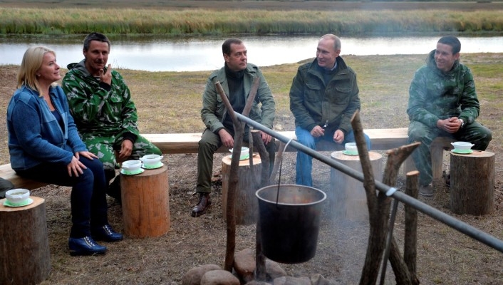 Ей така почиват Путин и Медведев (СНИМКИ)