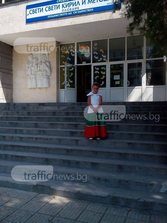 Браво! Малката Галя ще облече патриотична рокля за първия учебен ден (СНИМКИ)