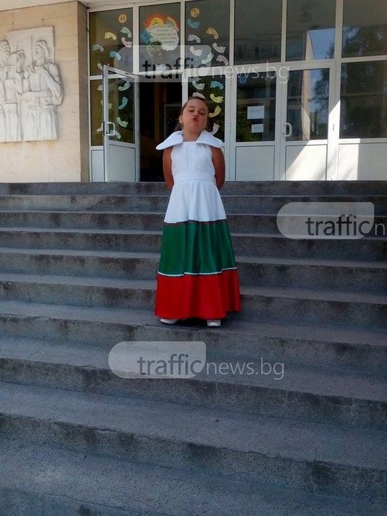 Браво! Малката Галя ще облече патриотична рокля за първия учебен ден (СНИМКИ)