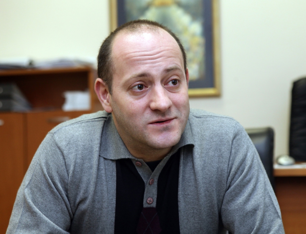 И в последния си валс Радан е истински йезуит