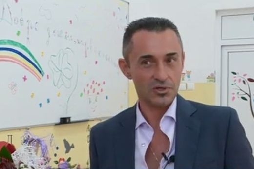 Два класа се преместиха в друго училище заради свой учител (ВИДЕО)